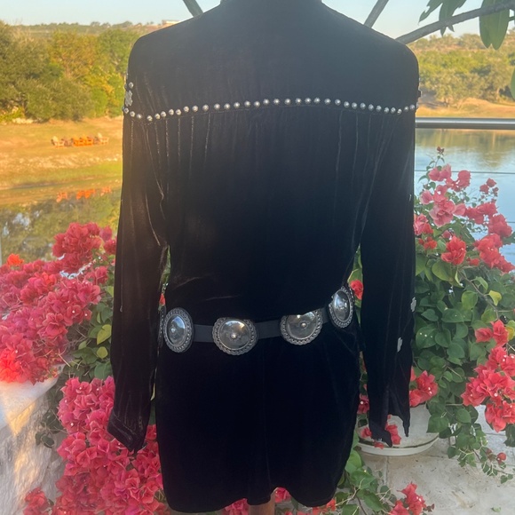 NWT! Double D Ranch Sacred Mountain Velvet Top! Size XS - Picture 3 of 6